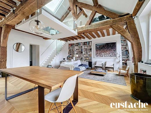 Apartment in Chatelet les Halles, Louvre-Tuileries, Palais Royal, Paris