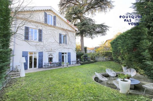 Luxury home in Oullins, Rhône