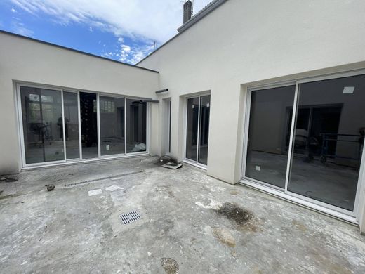 Apartment in Bordeaux, Gironde