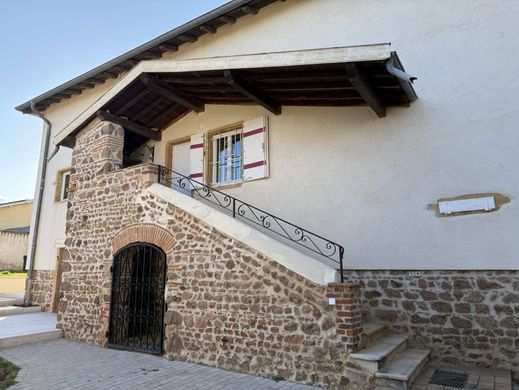 Luxury home in Villefranche-sur-Saône, Rhône