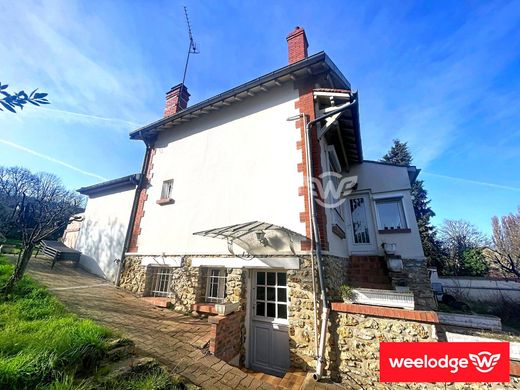 Luxury home in Vauréal, Val d'Oise
