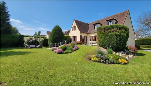 Luxury home in Maule, Yvelines