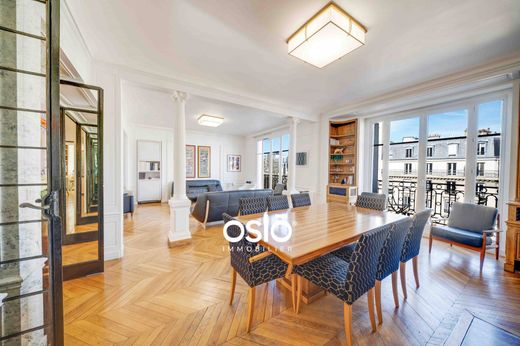Apartment in Belleville, Père-Lachaise, Ménilmontant, Paris