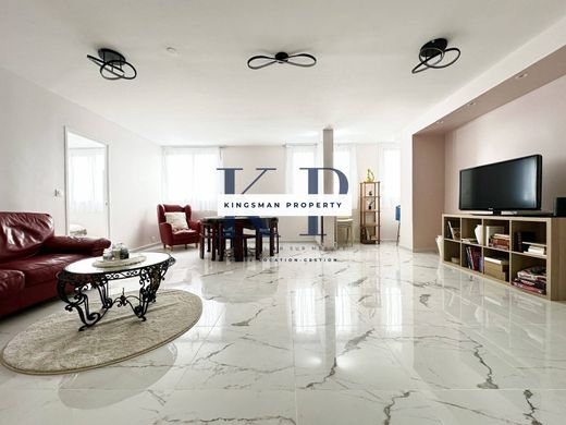 Apartment in Buttes-Chaumont, Villette, Bas Belleville, Paris