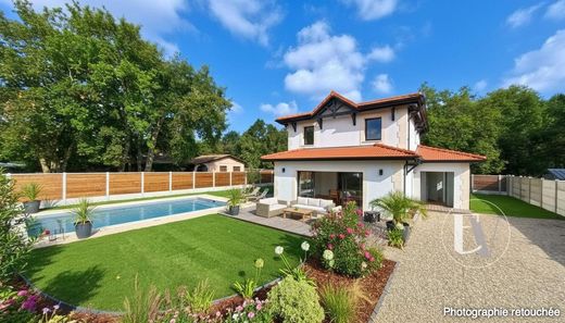 Luxury home in La Teste-de-Buch, Gironde