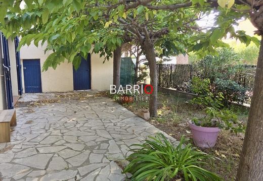 호화 저택 / Saint-Cyprien, Pyrénées-Orientales