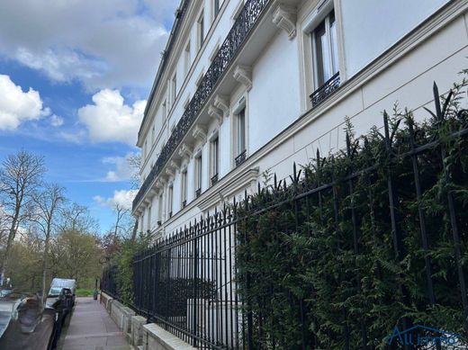 Apartment / Etagenwohnung in Saint-Mandé, Val-de-Marne