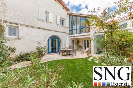 Casa de lujo en Saint-Laurent-d'Aigouze, Gard