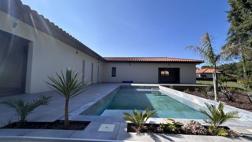 Canohès, Pyrénées-Orientalesの高級住宅