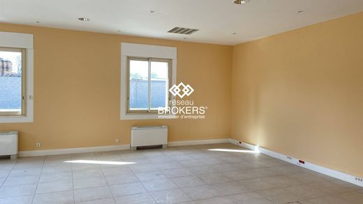 办公室  Noves, Bouches-du-Rhône