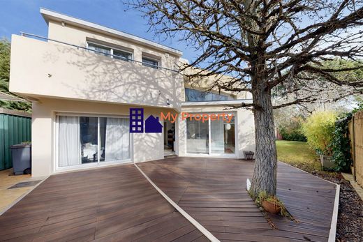 Luxury home in Houilles, Yvelines