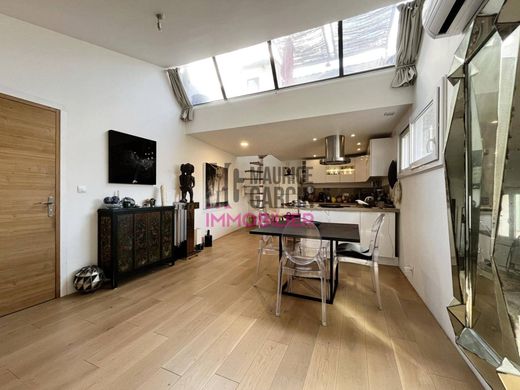 L'Isle-sur-la-Sorgue, Vaucluseの高級住宅