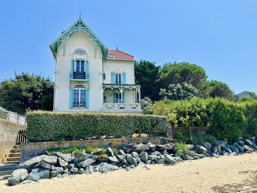 Luxury home in Ronce-les-Bains, Charente-Maritime