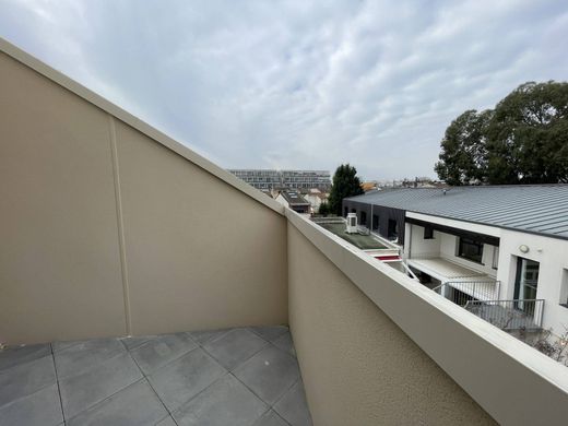 Apartment / Etagenwohnung in Bordeaux, Gironde