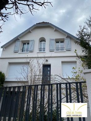 ‏בתי יוקרה ב  Rueil-Malmaison, Hauts-de-Seine