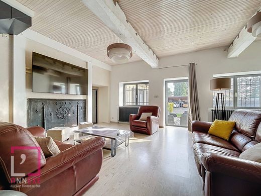 Luxury home in Montanay, Rhône