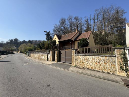 Luxury home in Gometz-le-Châtel, Essonne