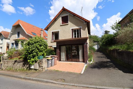 Luxury home in Louveciennes, Yvelines