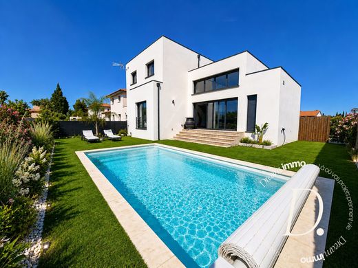 Maison de luxe à Saint-Cyprien, Pyrénées-Orientales