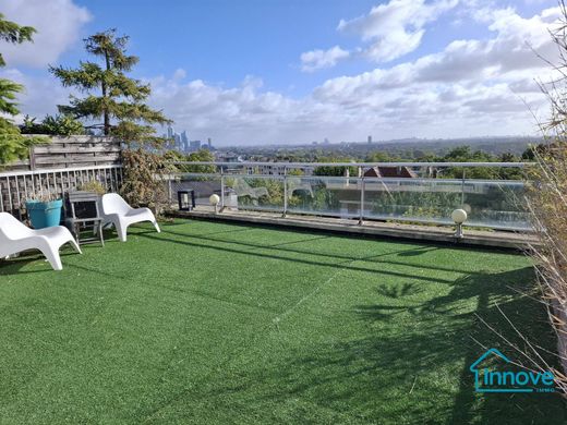 아파트 / Suresnes, Hauts-de-Seine