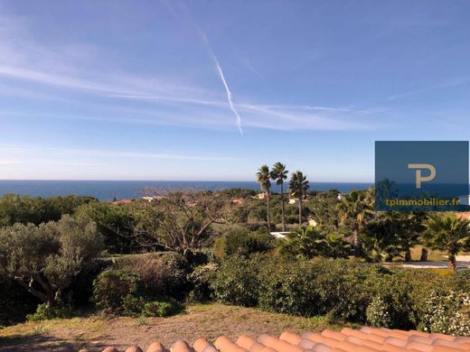Luxus-Haus in Saint-Cyr-sur-Mer, Var