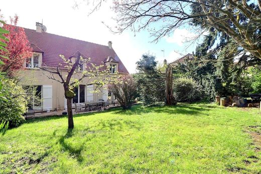 Luxury home in Bures-sur-Yvette, Essonne