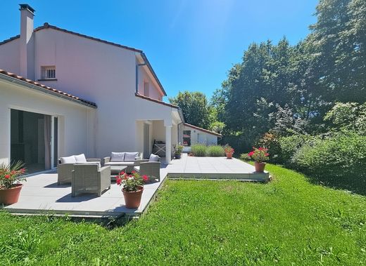 Элитный дом, Saint-Orens-de-Gameville, Upper Garonne