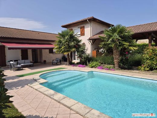Maison de luxe à Voiron, Isère