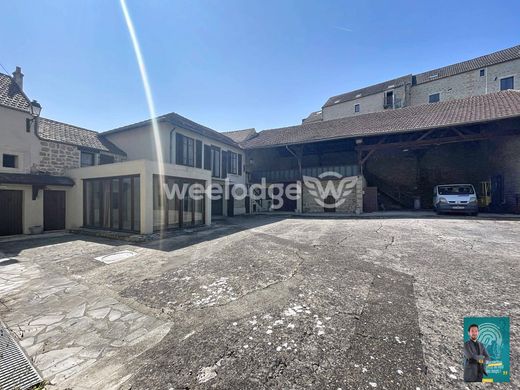 Luxury home in Vauréal, Val d'Oise