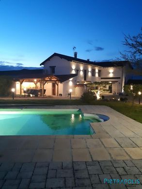 Luxury home in Belleville, Rhône