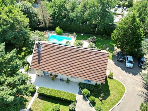 Luxury home in Champagne-au-Mont-d'Or, Rhône