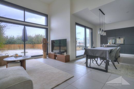 Apartment in Ferney-Voltaire, Ain