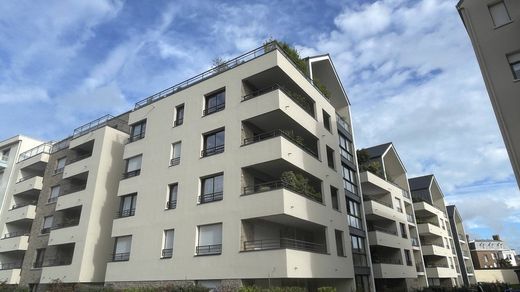 Apartment / Etagenwohnung in Dinard, Ille-et-Vilaine