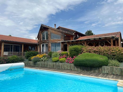 호화 저택 / Monistrol-sur-Loire, Haute-Loire