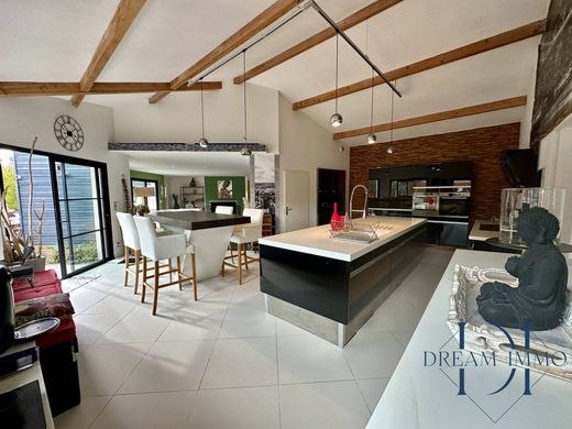 Luxury home in Messanges, Landes