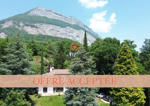 Luxe woning in Corenc, Isère