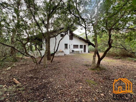 Maison de luxe à Saint-Julien-en-Born, Landes