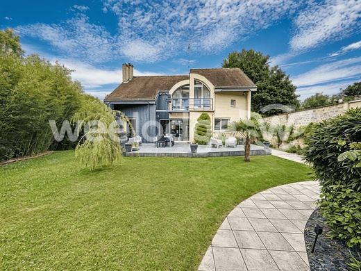 Casa di lusso a Cergy, Val d'Oise