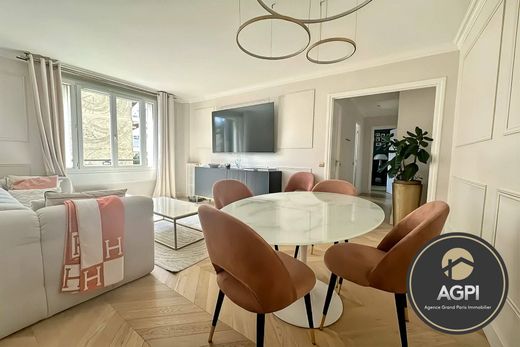 Apartment / Etagenwohnung in Boulogne-Billancourt, Hauts-de-Seine