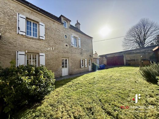 Maison de luxe à Mathieu, Calvados