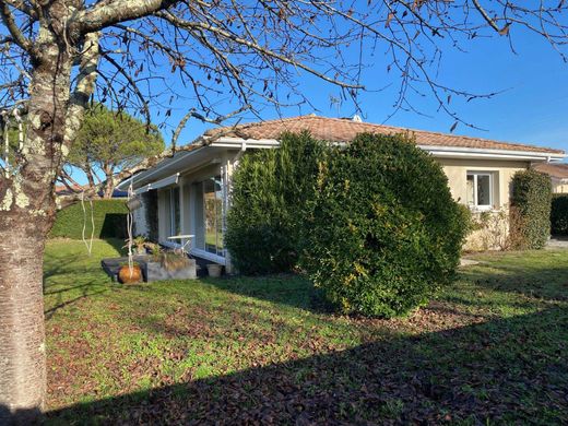 Элитный дом, Arès, Gironde