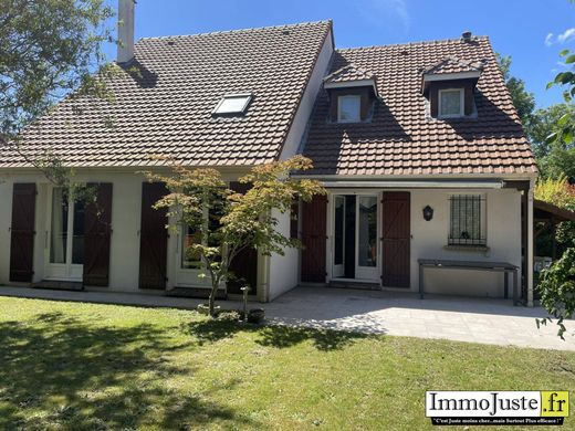 Luxe woning in Toussus-le-Noble, Yvelines