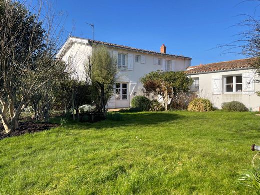 Luxe woning in Nieul-sur-Mer, Charente-Maritime