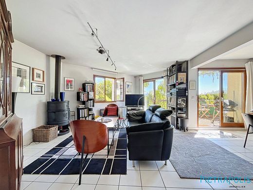 Luxury home in Thoiry, Ain