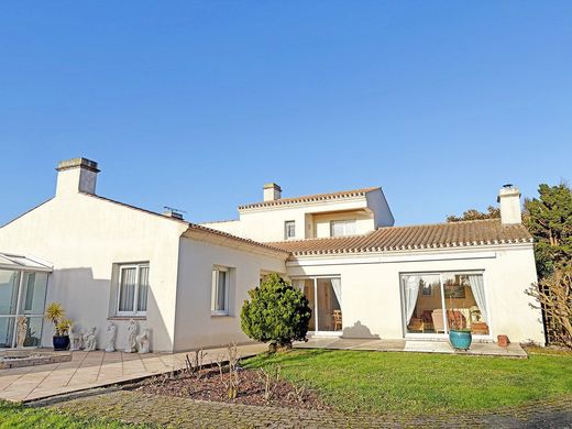 Luxus-Haus in Beauvoir-sur-Mer, Vendée