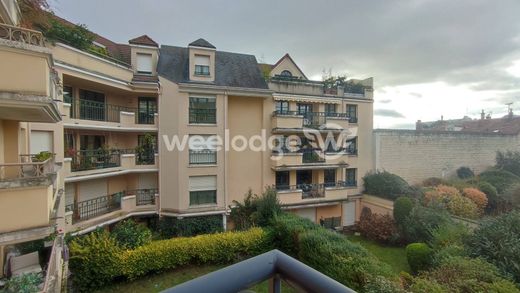 Apartment in Maisons-Laffitte, Yvelines