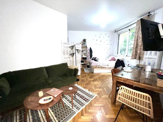Apartament w Issy-les-Moulineaux, Hauts-de-Seine