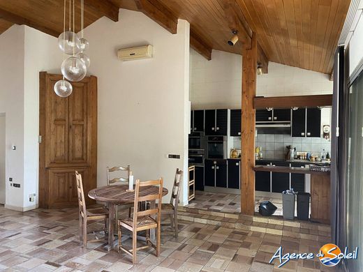 Элитный дом, Caves, Aude