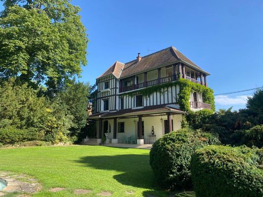 Rueil-Malmaison, Hauts-de-Seineの高級住宅