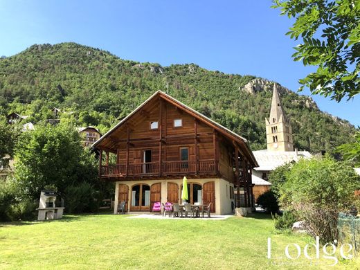 Luxury home in Pelvoux, Hautes-Alpes